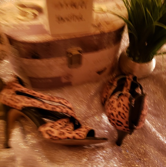 Leopard print shoes - Picture 2 of 4